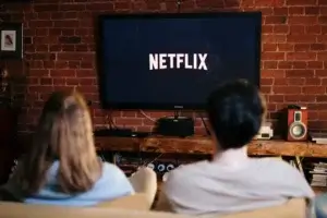 Reklama na Netflixu a Disney+: Jaké jsou možnosti pro inzerenty?